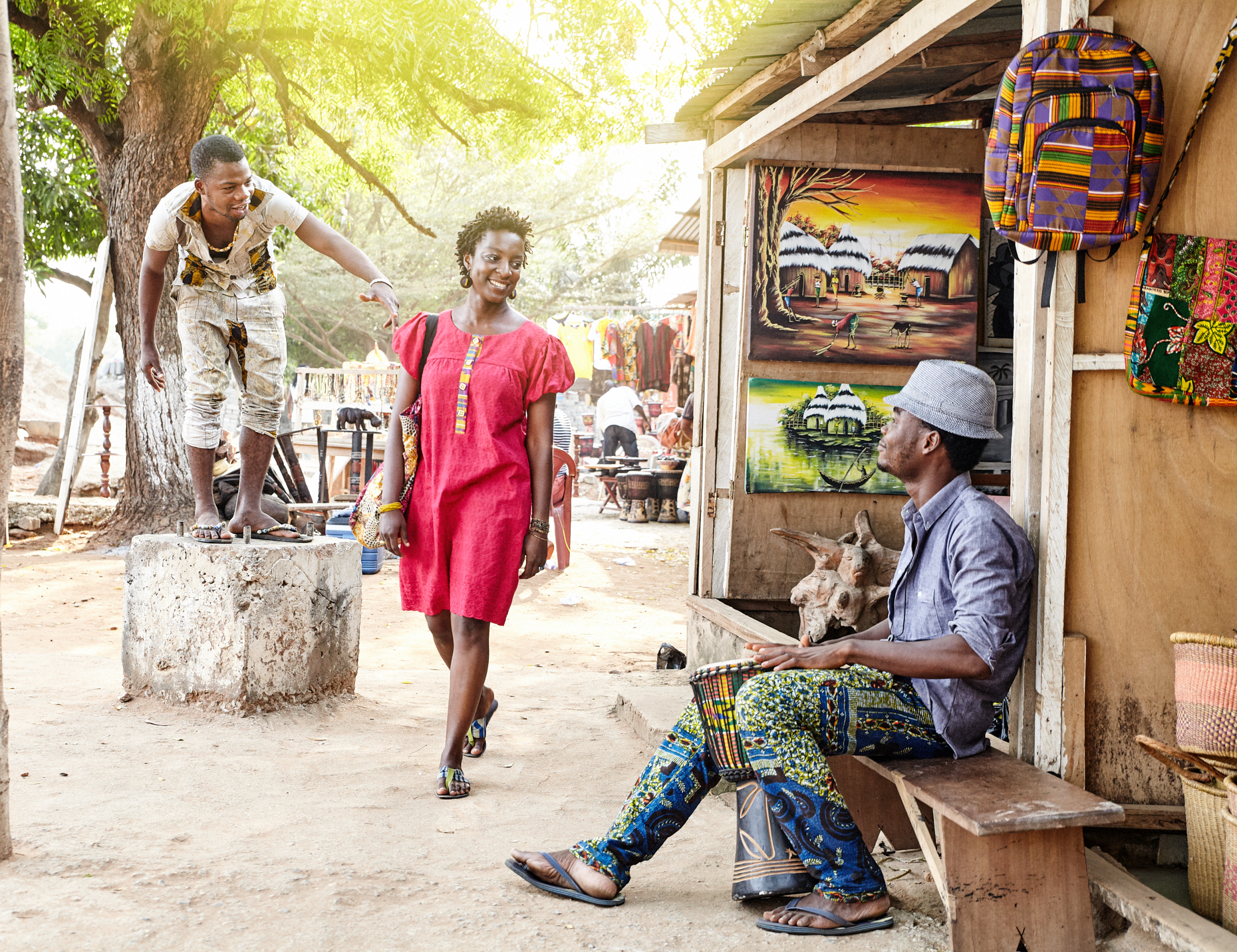 Lady_walking_african_craft_market